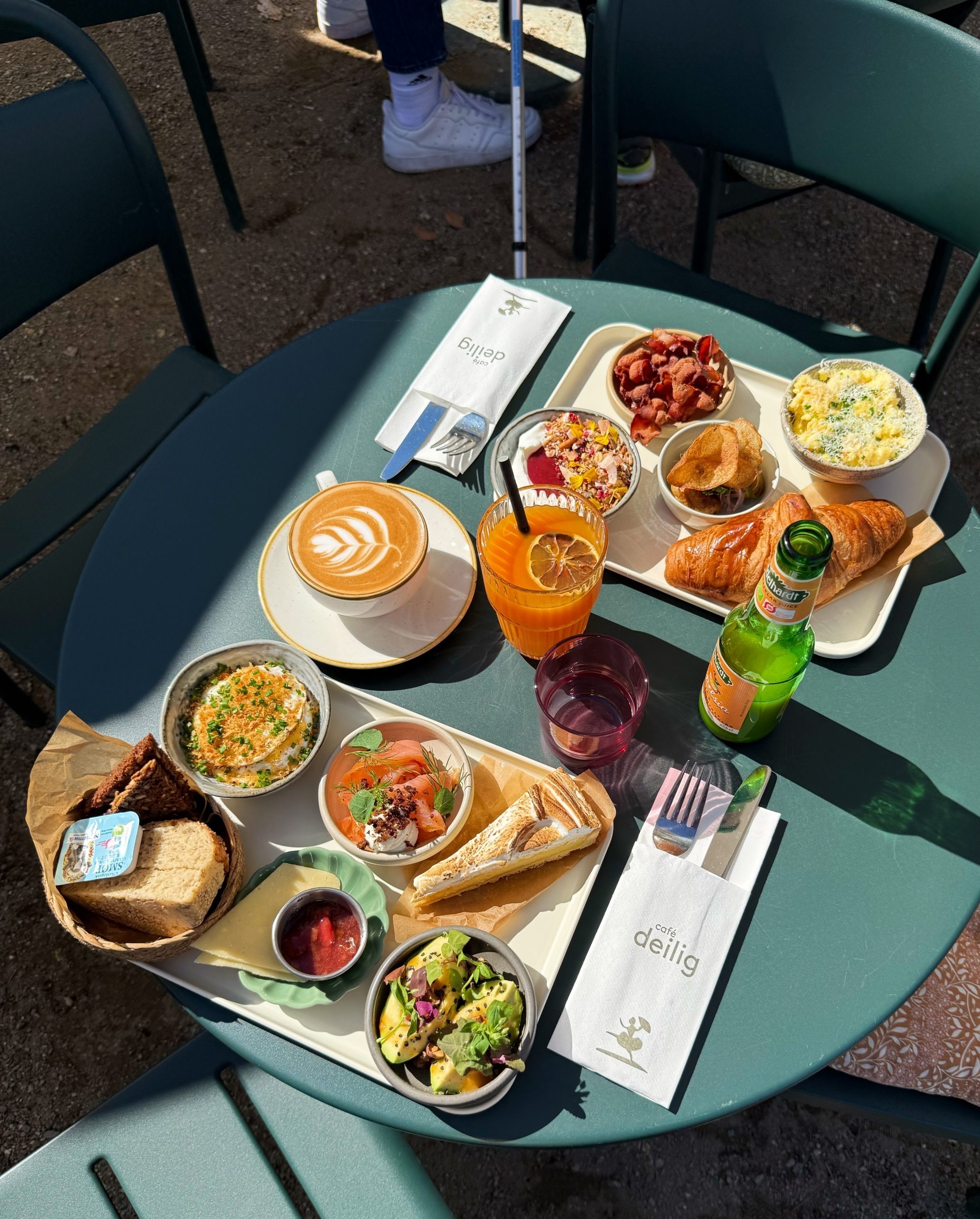 Book et bord online på café deilig - populært spisested til brunch